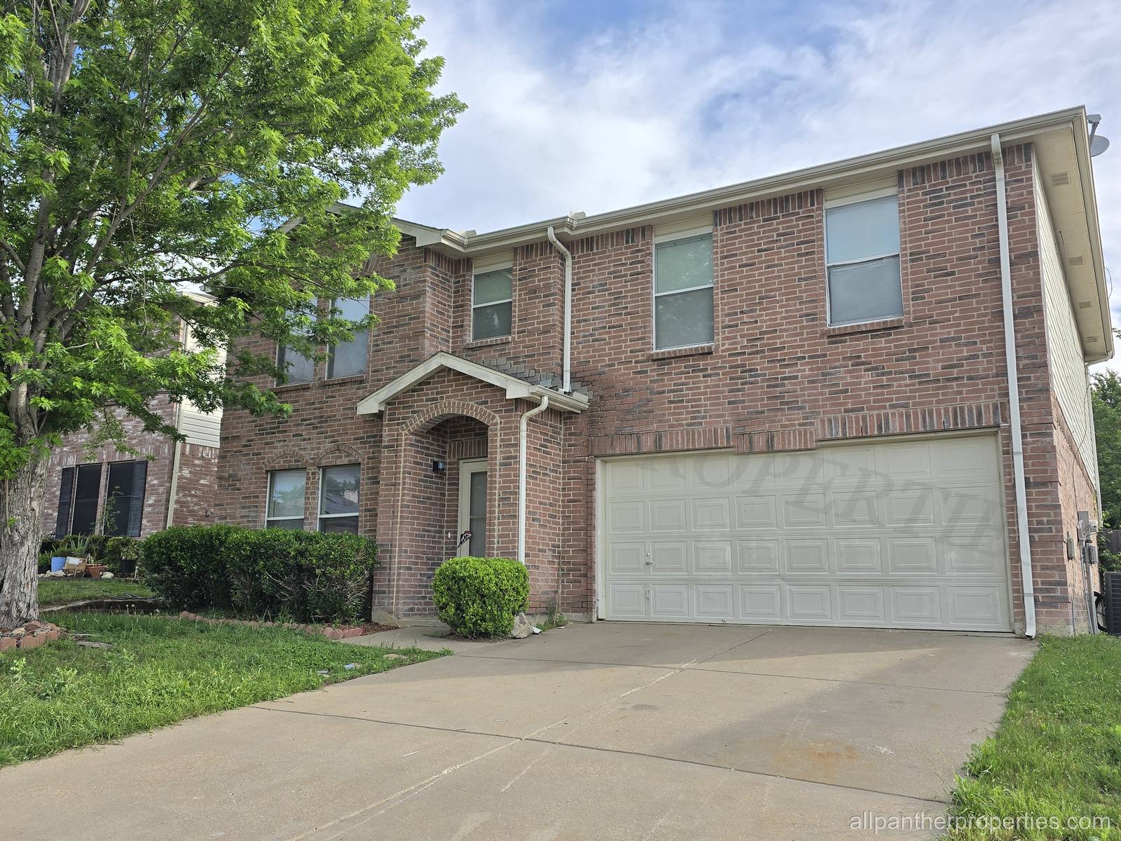 A single-family home managed by All Panther Properties in Fort Worth